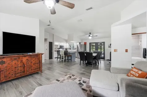 8636 Oakwood Drive Lakeland FL 33810
