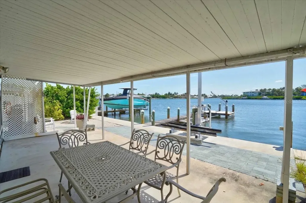 17 Seaside Court Holmes Beach FL 34217