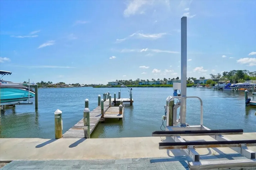 17 Seaside Court Holmes Beach FL 34217