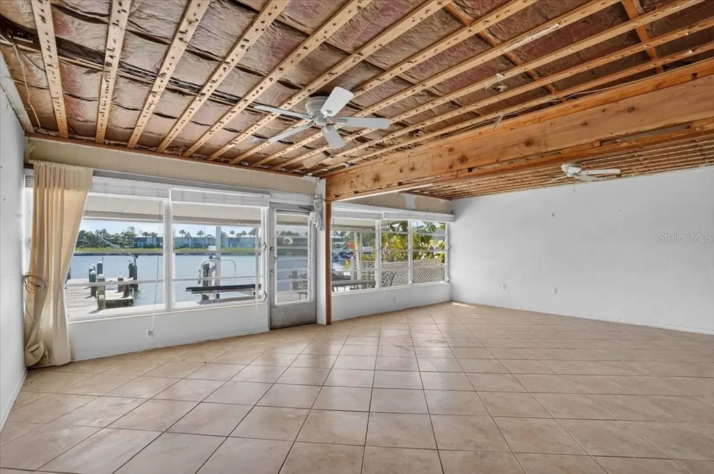 17 Seaside Court Holmes Beach FL 34217