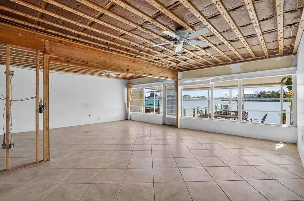 17 Seaside Court Holmes Beach FL 34217