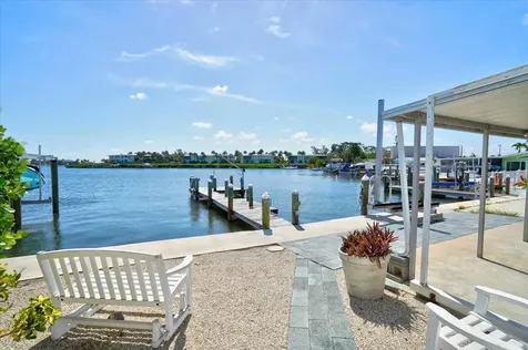 17 Seaside Court Holmes Beach FL 34217