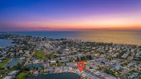 17 Seaside Court Holmes Beach FL 34217