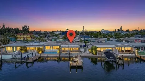 17 Seaside Court Holmes Beach FL 34217
