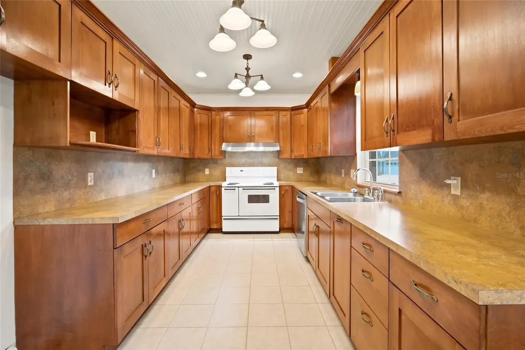 3220 SE 21st Avenue Ocala FL 34471