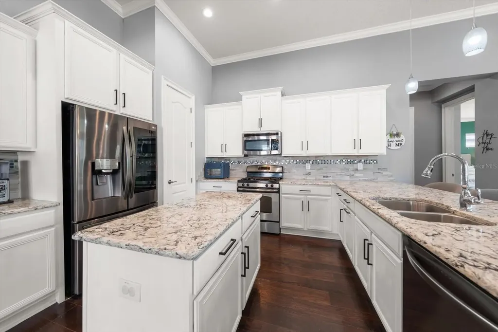 15424 Starling Crossing Drive Lithia FL 33547