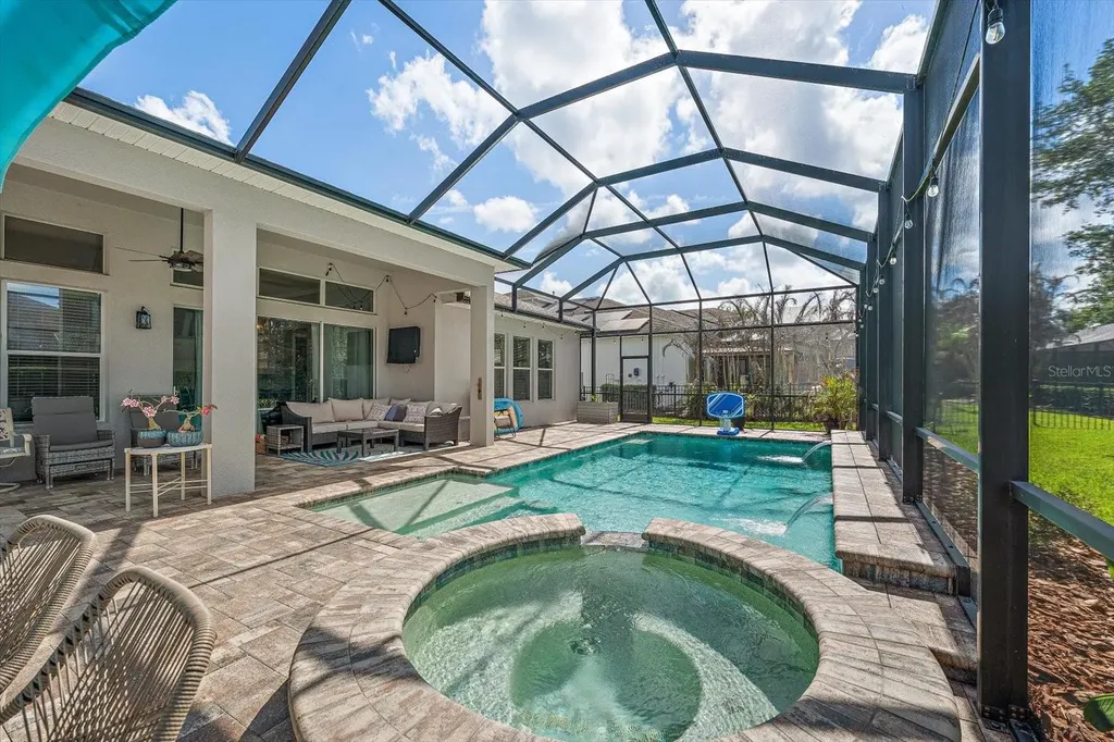 15424 Starling Crossing Drive Lithia FL 33547
