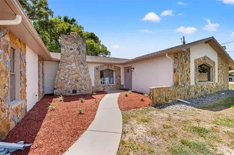 1068 Tryon Circle Spring Hill FL 34606