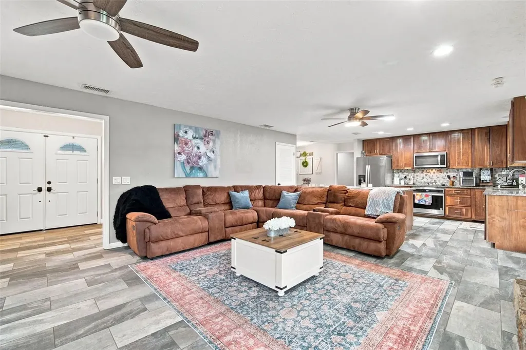 2901 Beagle Place Seffner FL 33584