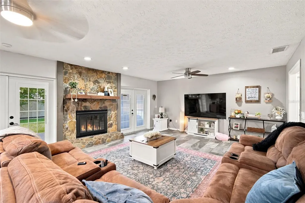 2901 Beagle Place Seffner FL 33584