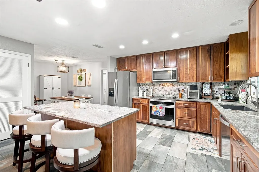 2901 Beagle Place Seffner FL 33584
