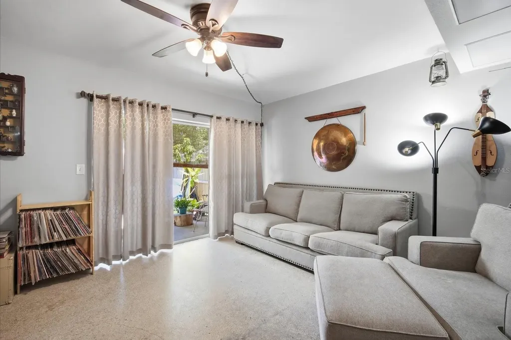 10017 N 52nd Street Tampa FL 33617