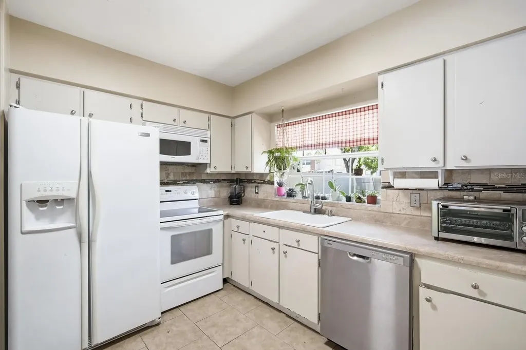10017 N 52nd Street Tampa FL 33617