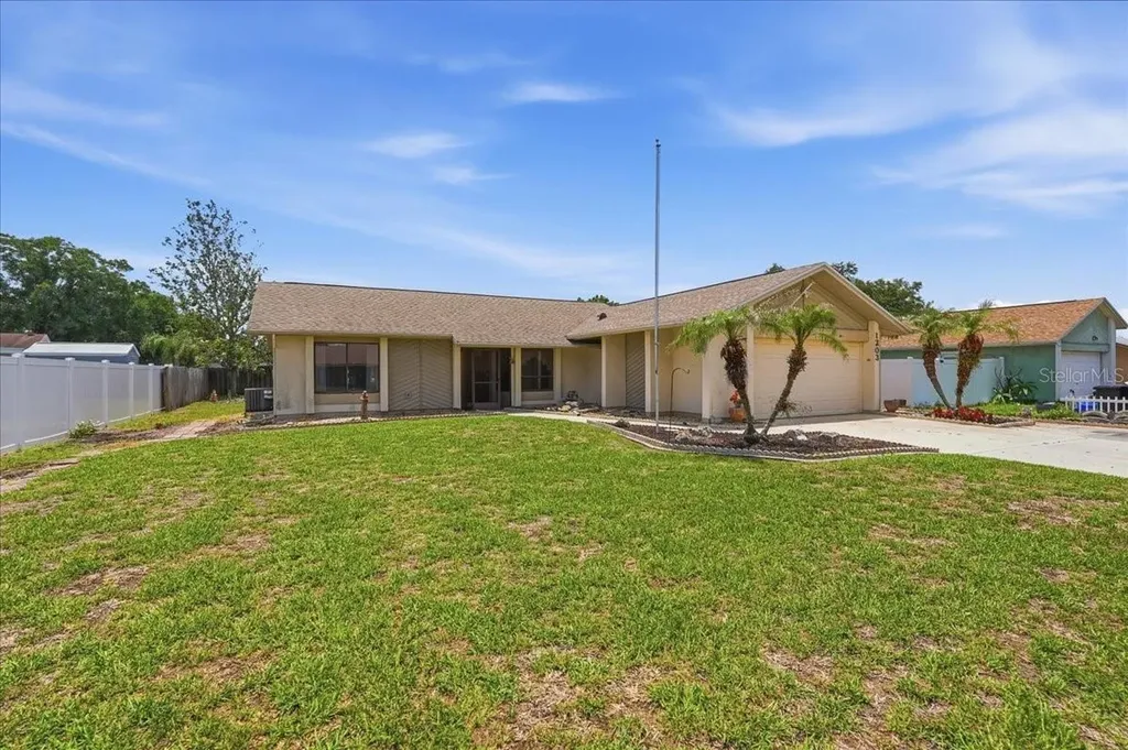 1203 W Redbud Street Plant City FL 33563
