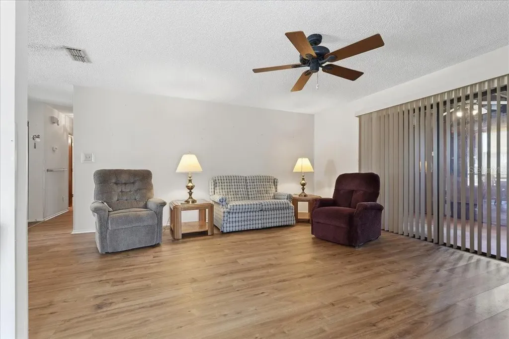 1203 W Redbud Street Plant City FL 33563