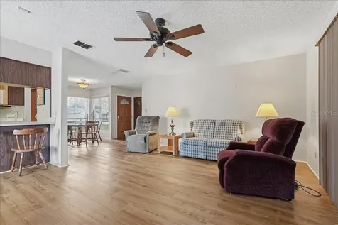1203 W Redbud Street Plant City FL 33563