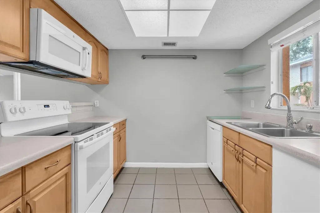 675 99th Avenue N St Petersburg FL 33702