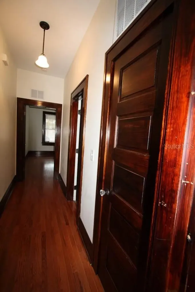 2404 N Morgan Street Tampa FL 33602