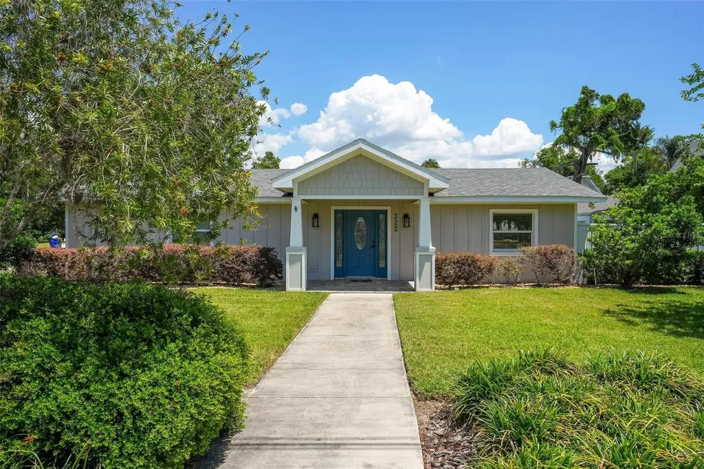 322 N Disston Avenue Tavares FL 32778