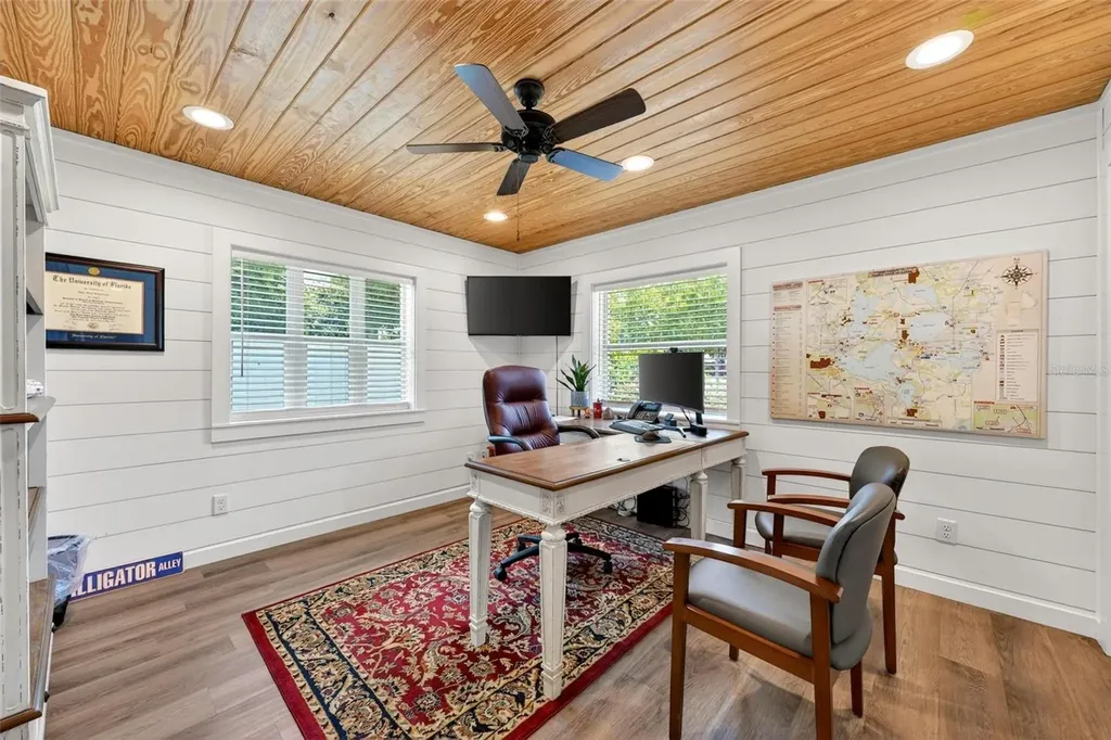 322 N Disston Avenue Tavares FL 32778