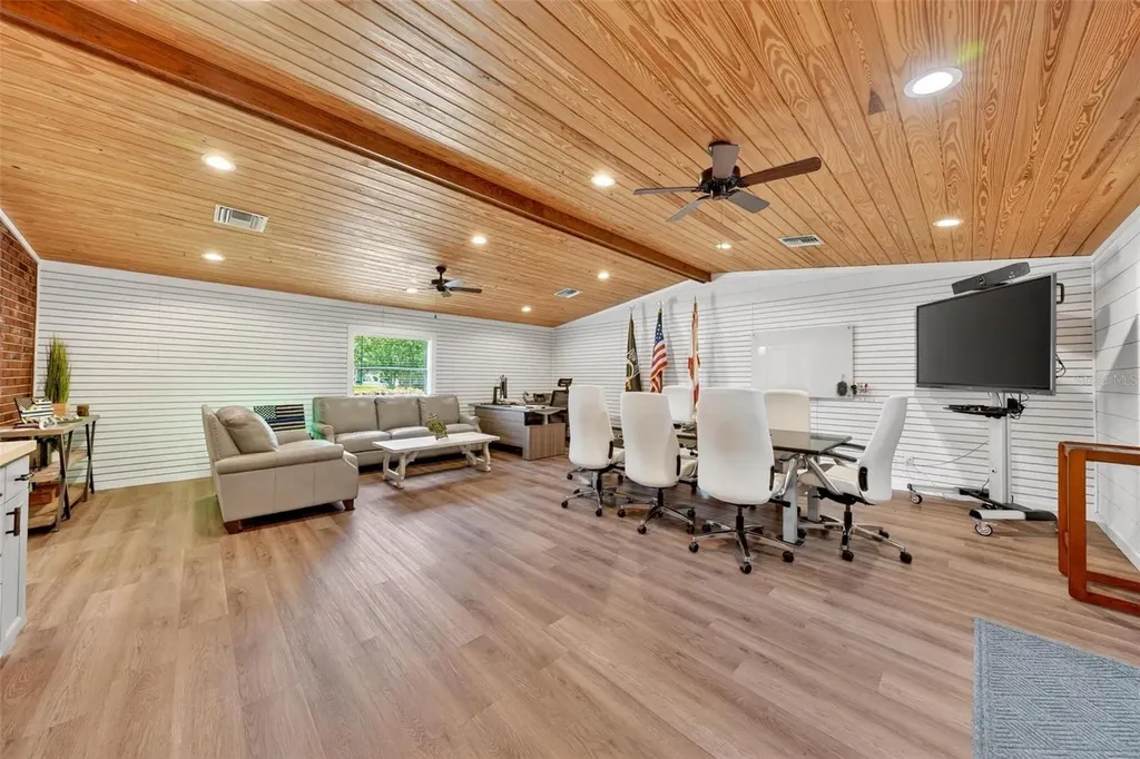 322 N Disston Avenue Tavares FL 32778