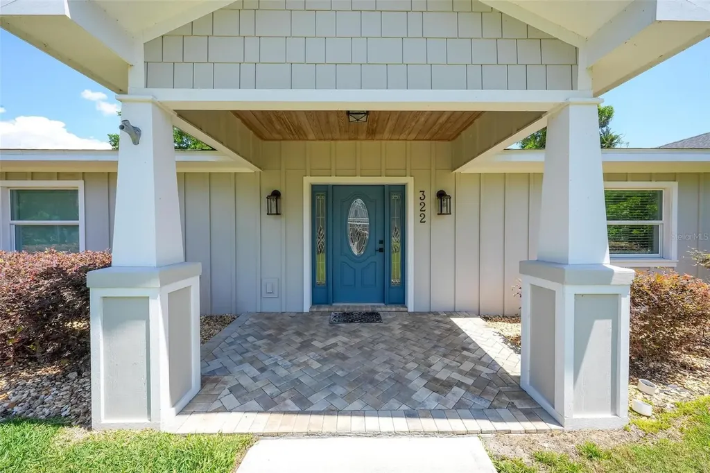 322 N Disston Avenue Tavares FL 32778