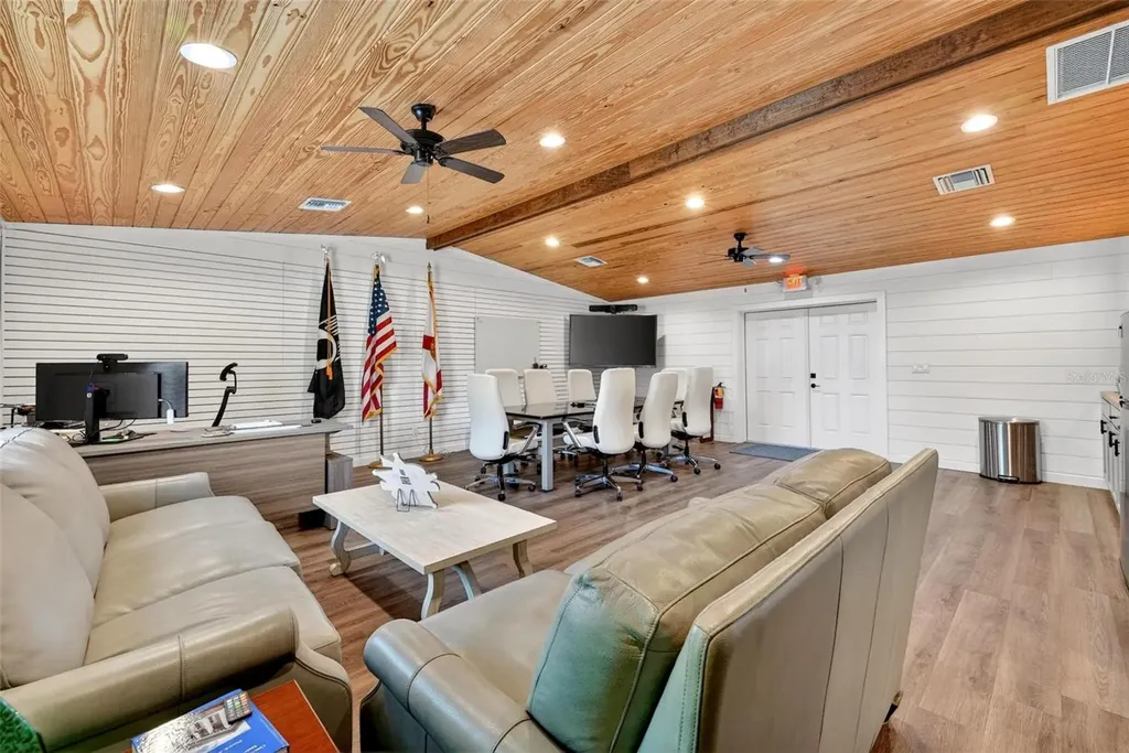 322 N Disston Avenue Tavares FL 32778