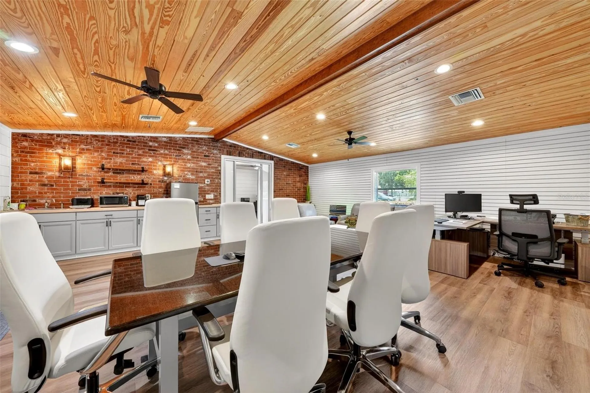 322 N Disston Avenue Tavares FL 32778
