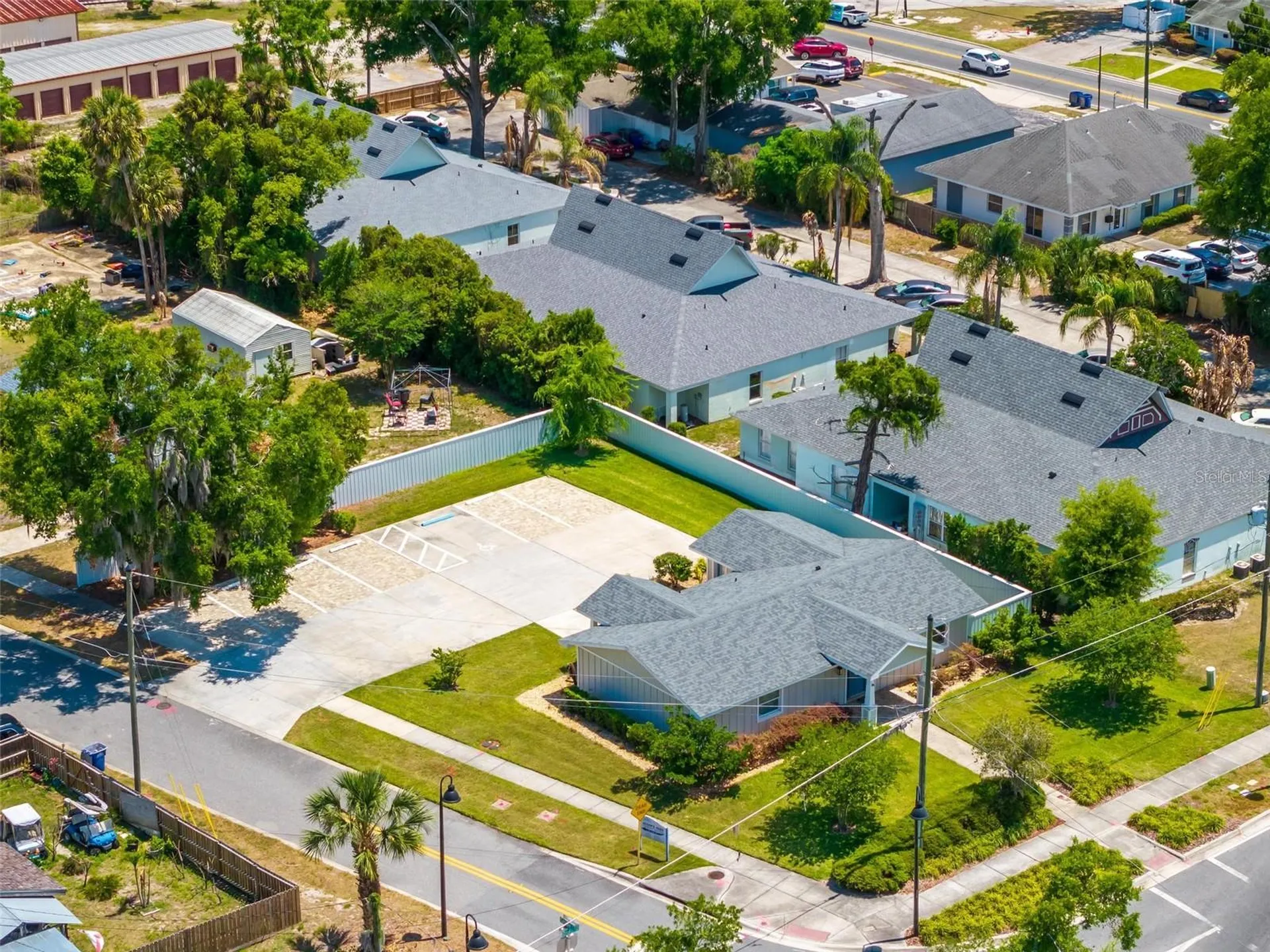 322 N Disston Avenue Tavares FL 32778
