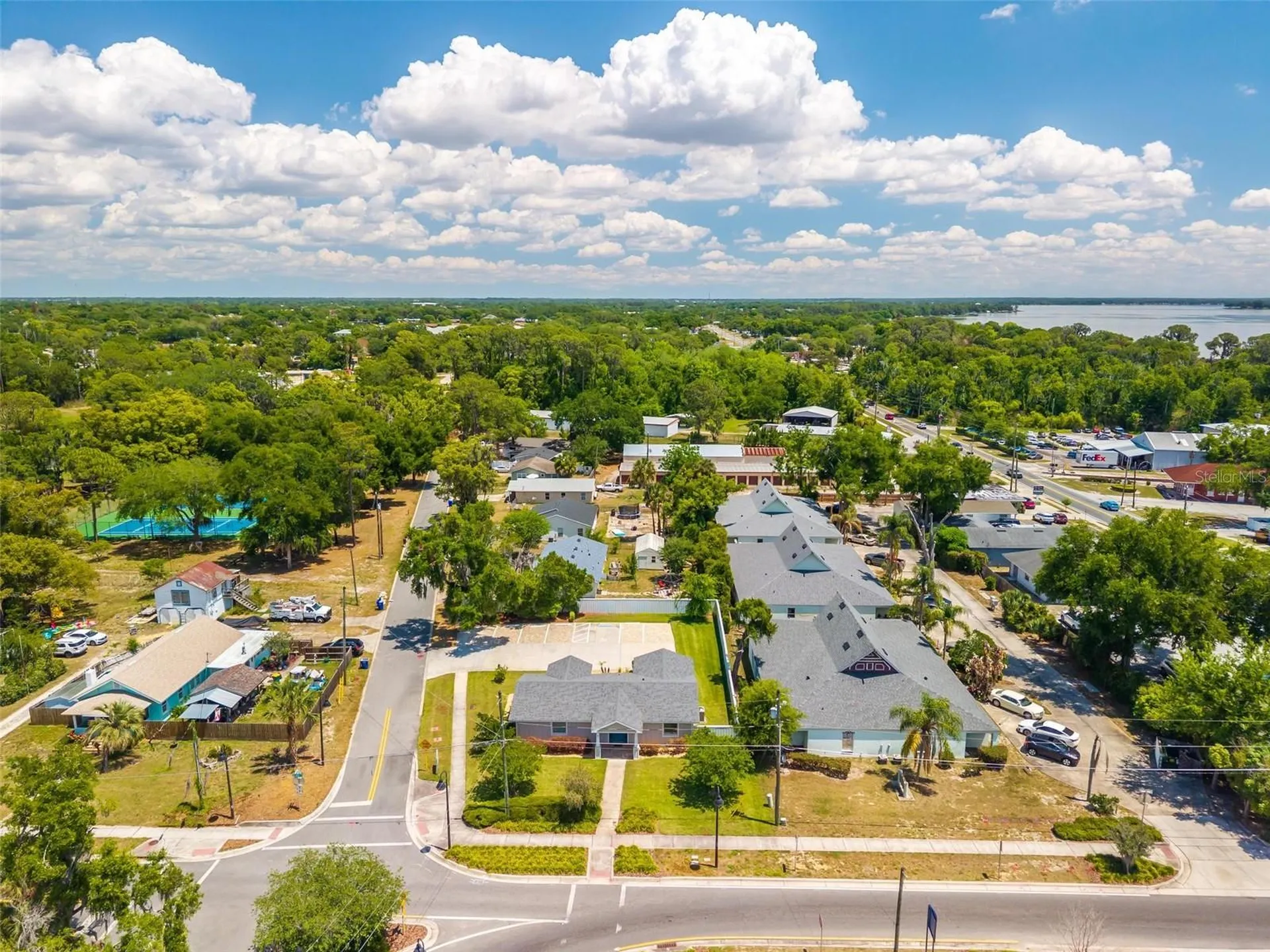 322 N Disston Avenue Tavares FL 32778