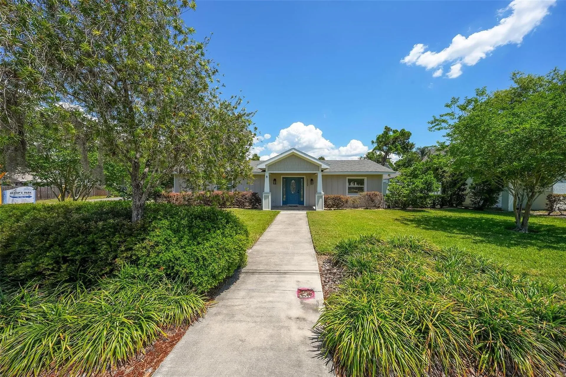 322 N Disston Avenue Tavares FL 32778