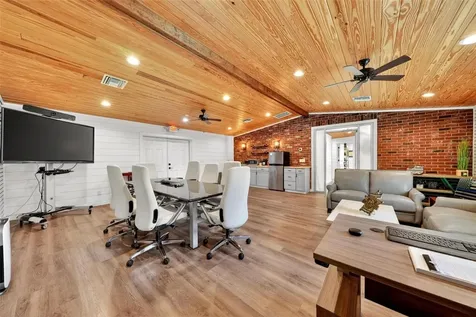 322 N Disston Avenue Tavares FL 32778