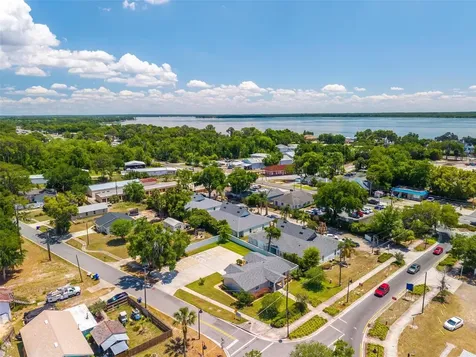 322 N Disston Avenue Tavares FL 32778