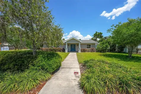 322 N Disston Avenue Tavares FL 32778