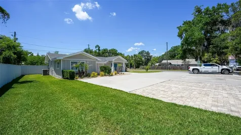 322 N Disston Avenue Tavares FL 32778
