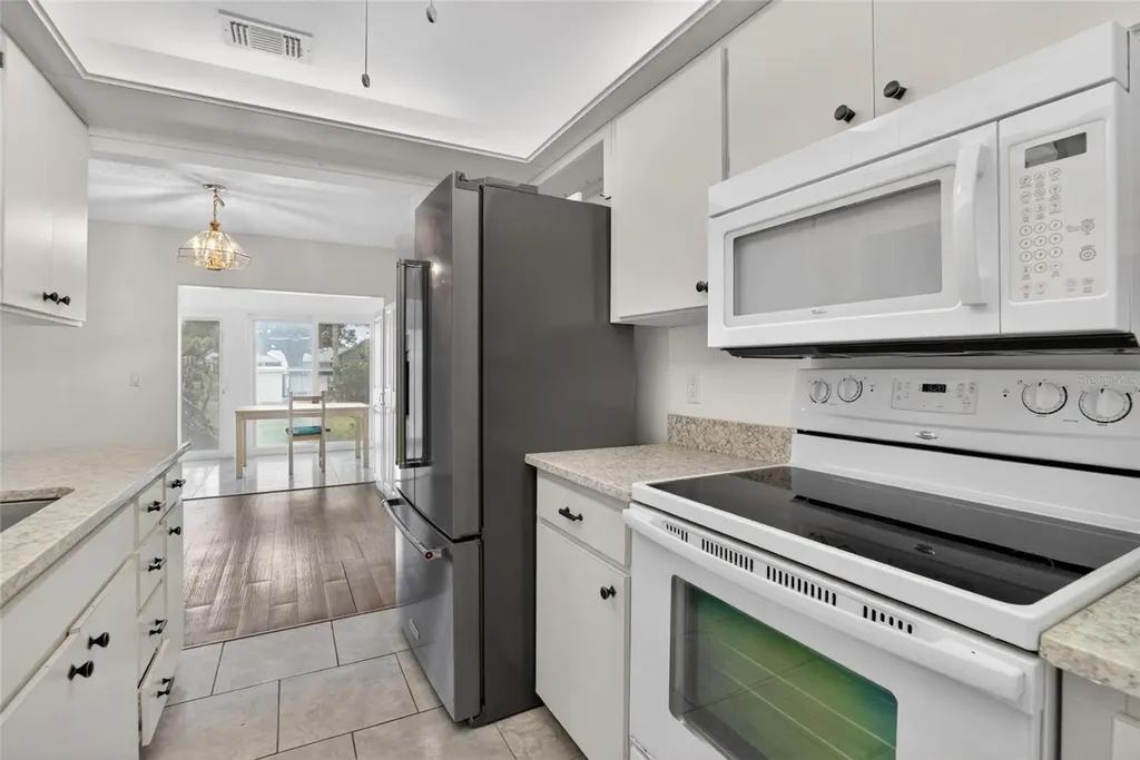 213 Glenellen Place Sun City Center FL 33573