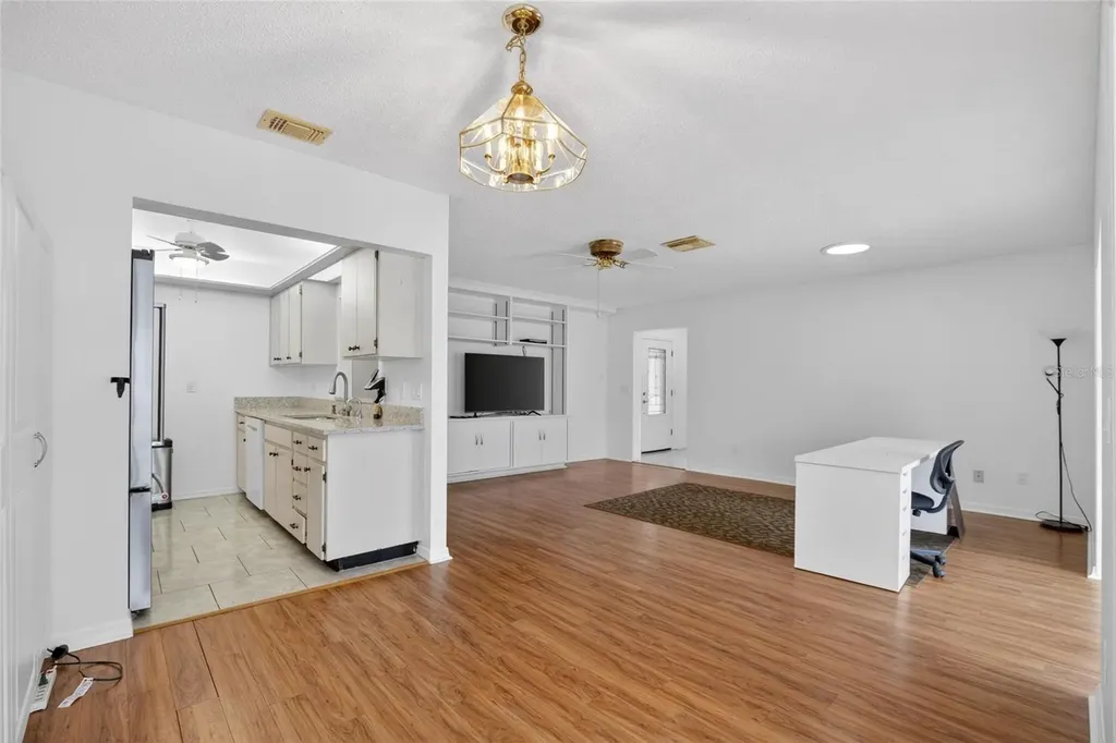 213 Glenellen Place Sun City Center FL 33573