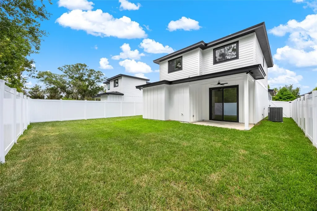 1018 Farmstead Street Eustis FL 32736