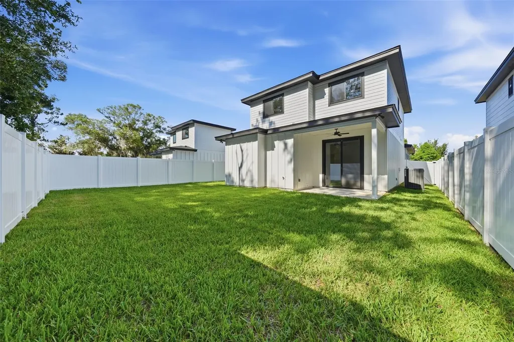 1018 Farmstead Street Eustis FL 32736