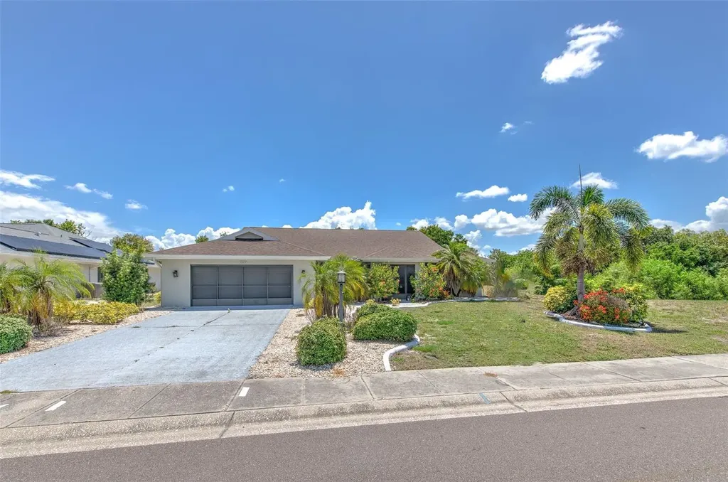1812 New Bedford Drive Sun City Center FL 33573