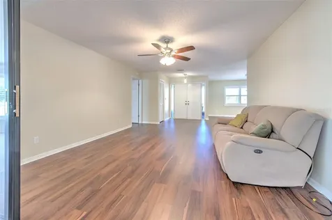 1812 New Bedford Drive Sun City Center FL 33573