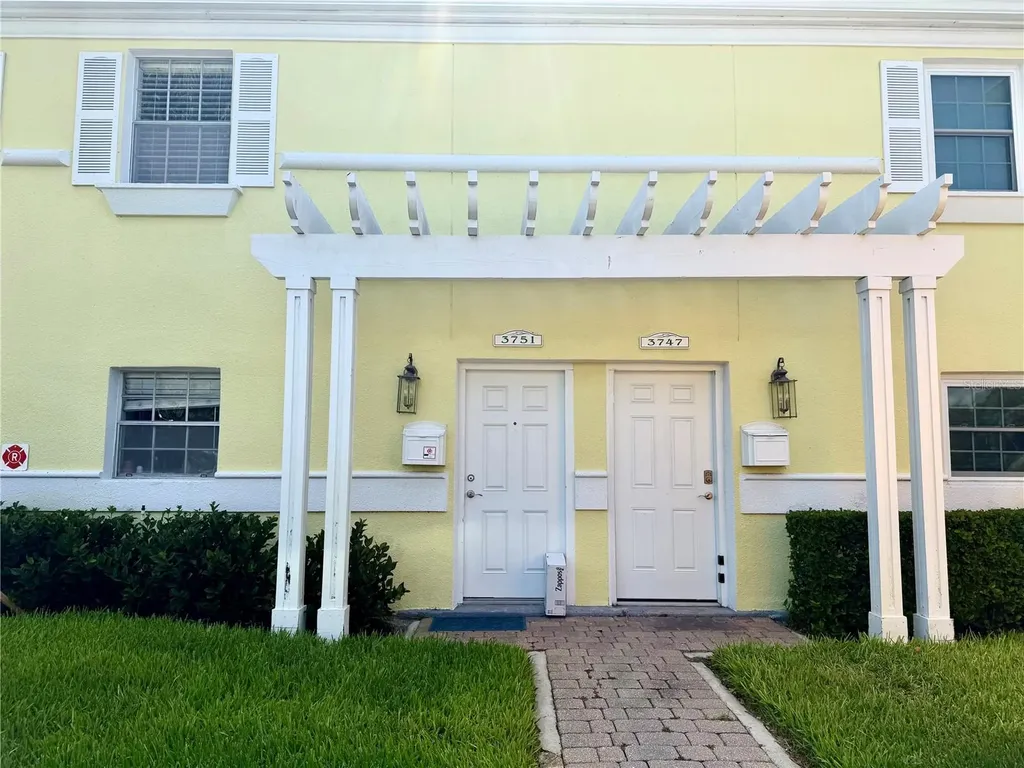 3751 Pompano Drive SE St Petersburg FL 33705