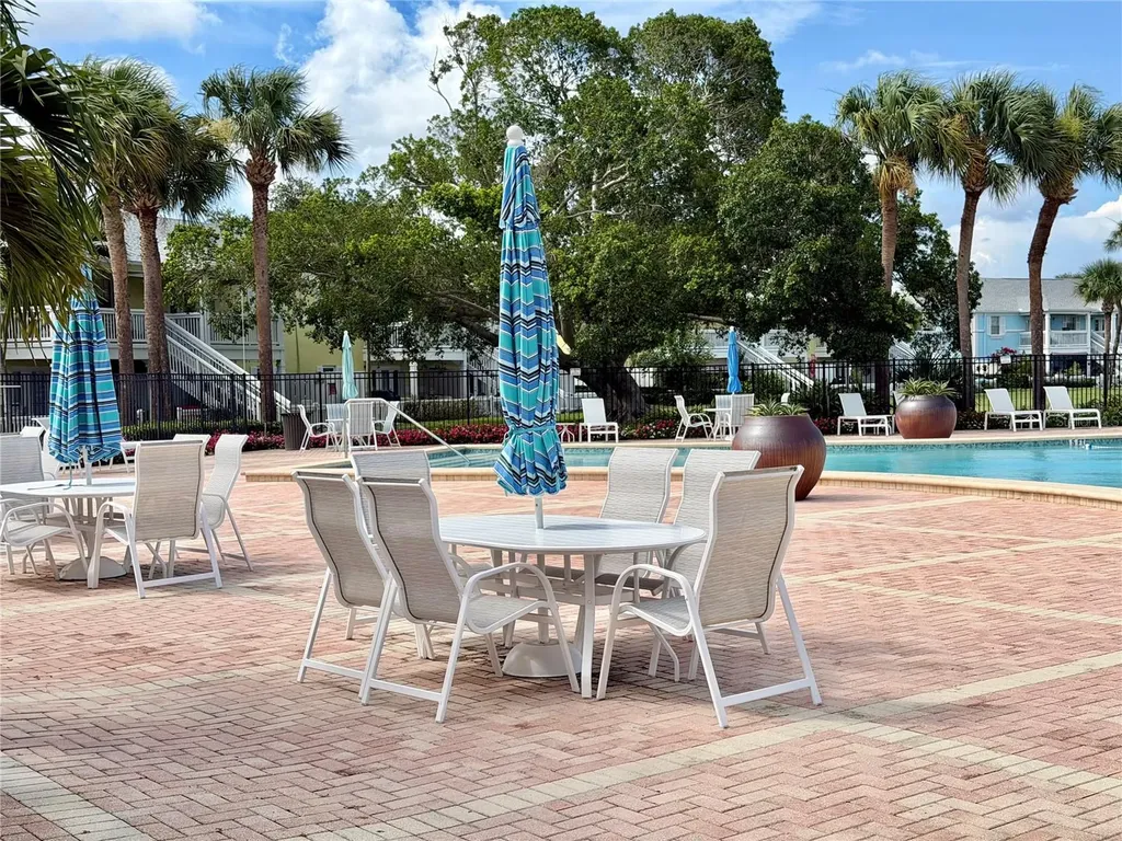 3751 Pompano Drive SE St Petersburg FL 33705