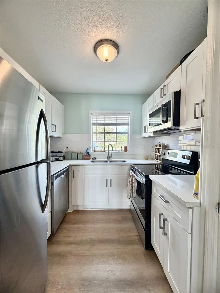 3751 Pompano Drive SE St Petersburg FL 33705