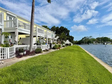 3751 Pompano Drive SE St Petersburg FL 33705