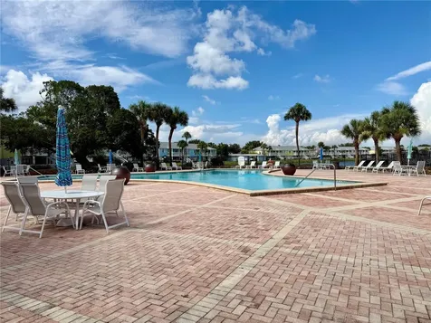 3751 Pompano Drive SE St Petersburg FL 33705