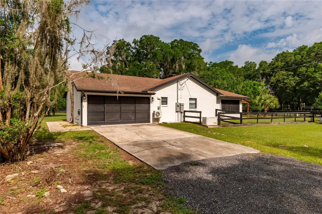 2735 NE 127th Place Anthony FL 32617