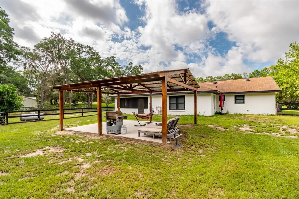 2735 NE 127th Place Anthony FL 32617