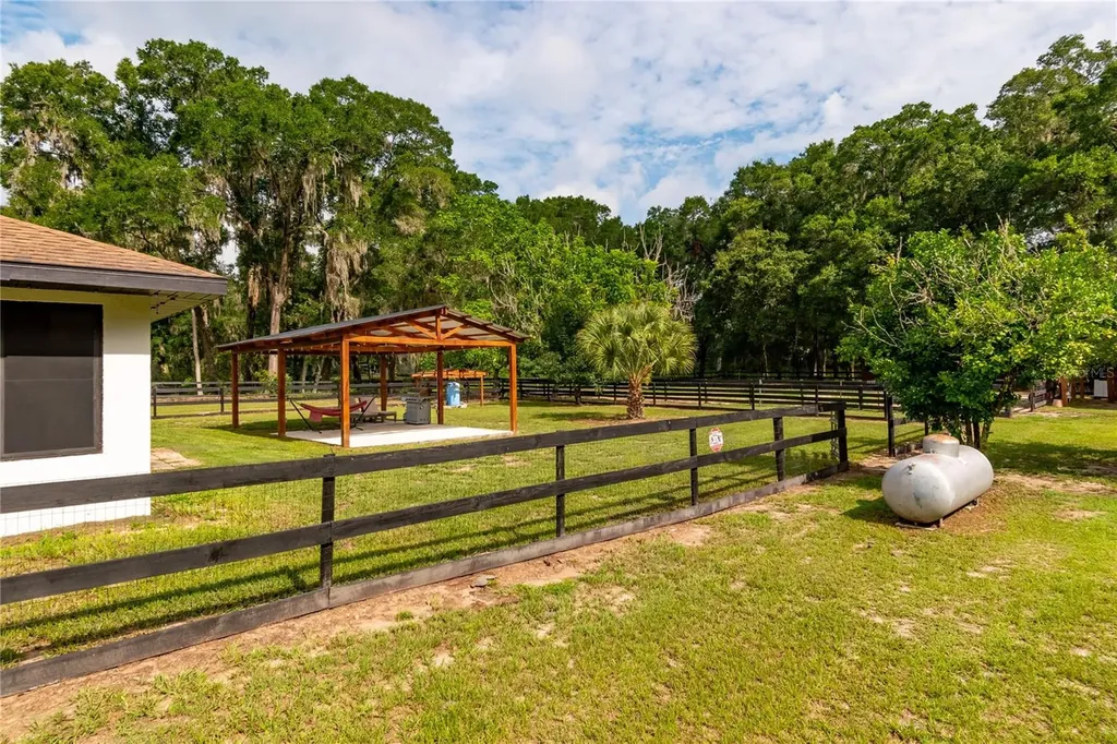 2735 NE 127th Place Anthony FL 32617