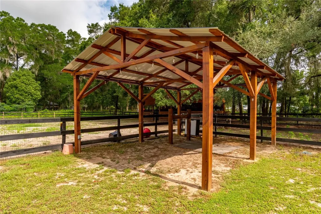 2735 NE 127th Place Anthony FL 32617